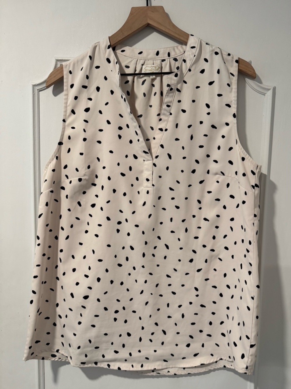 Mudpie Sleeveless V-neck Blouse Cream & Black Print - Size L